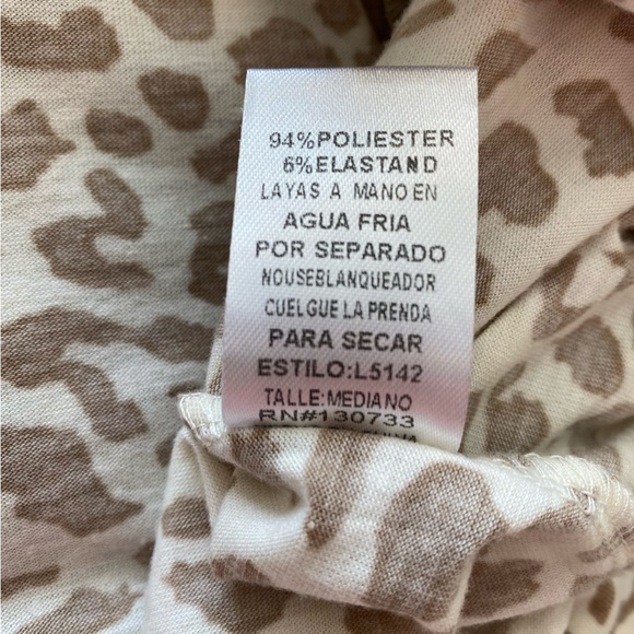 Umgee Leopard Blouse with Floral Embroidery Women’s Size Medium - Picture 9 of 9